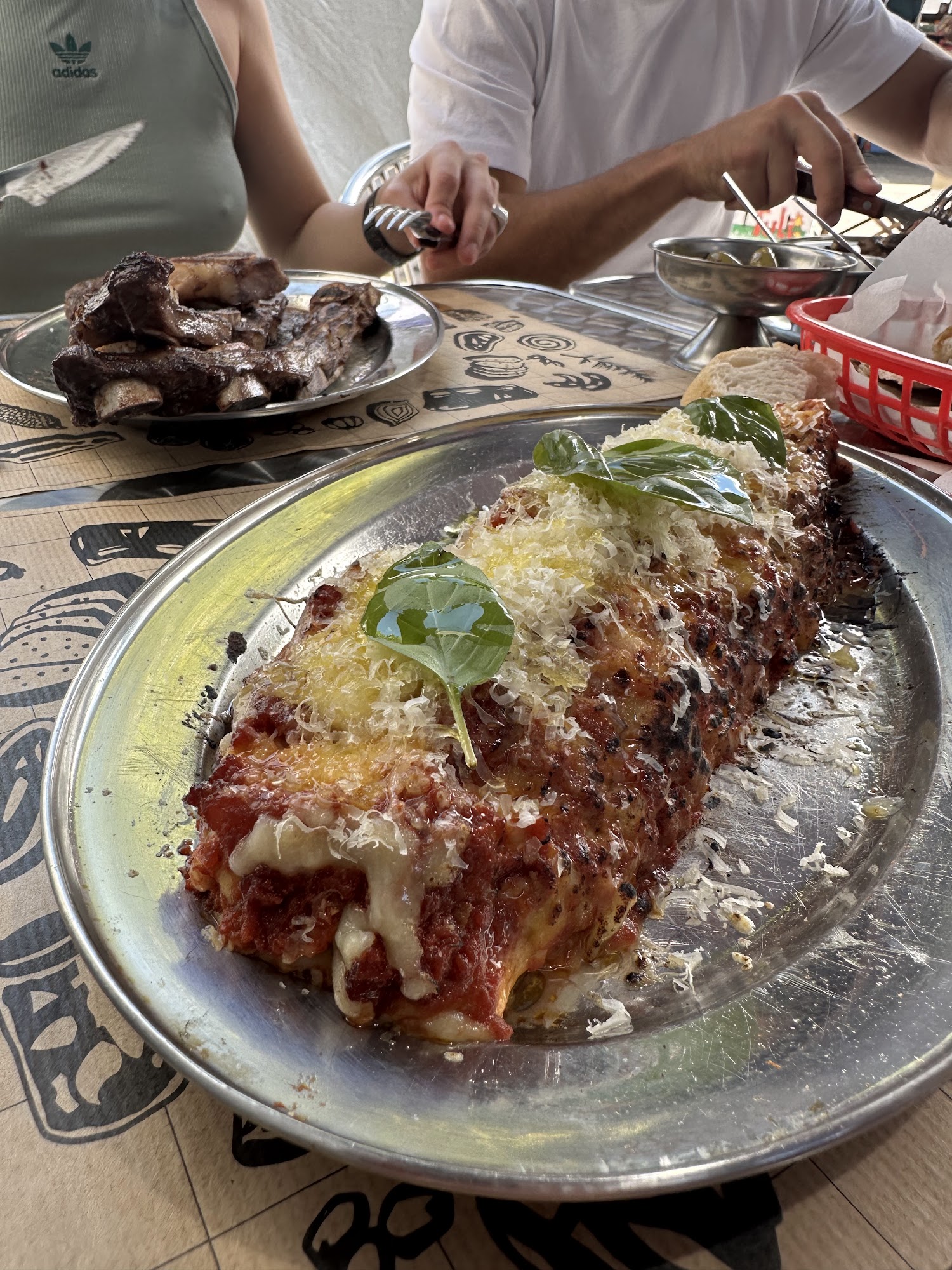 Matambre con queso y tomate — Abasto Parrilla